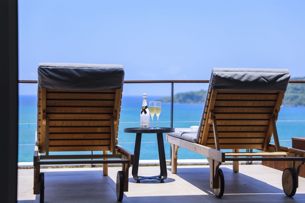 テラスで過ごすイメージ