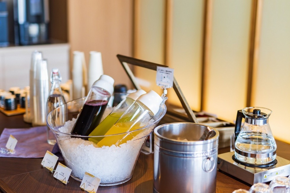 ラウンジサービス(時間帯によって変わるドリンクやフード)