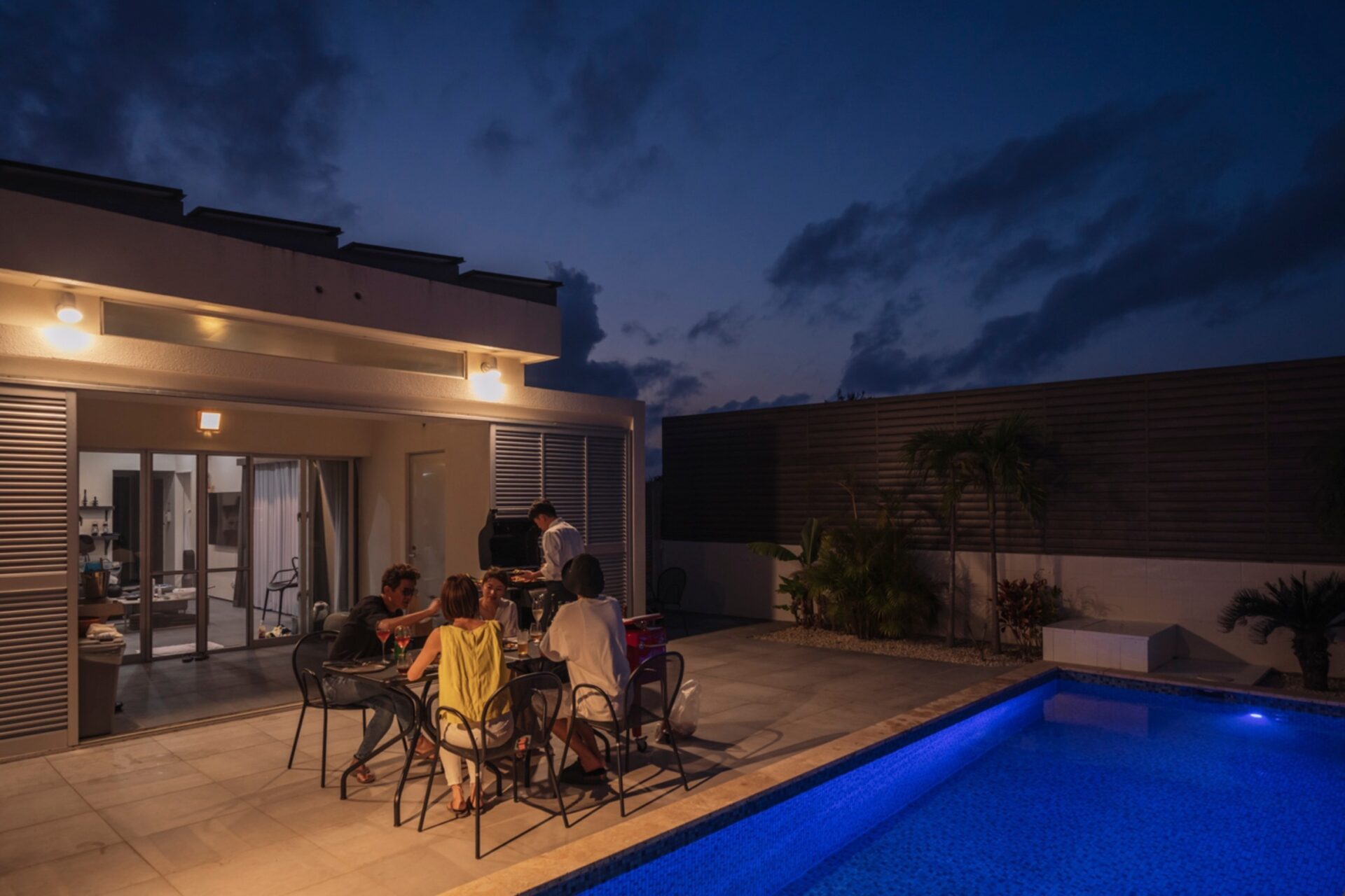 BBQを楽しむ風景