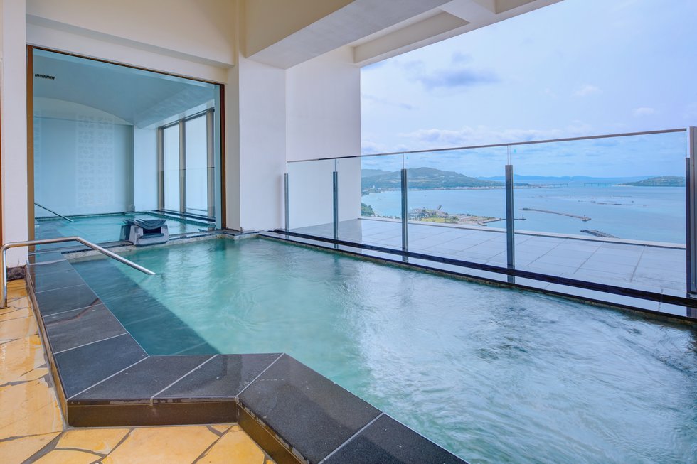 露天風呂付きの最上階展望大浴場