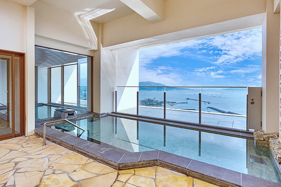 露天風呂付きの最上階展望大浴場