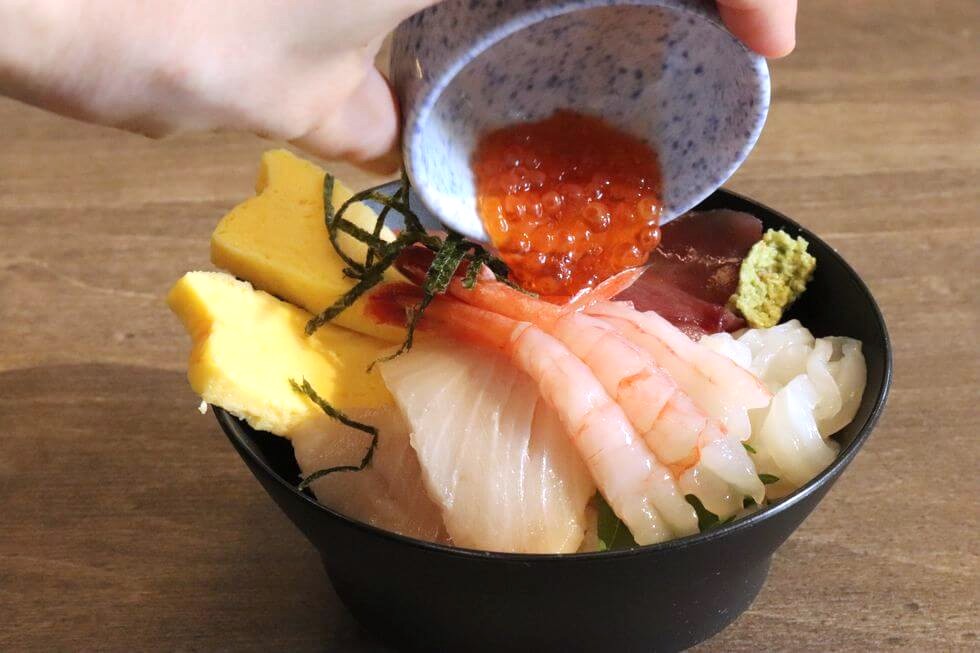 自分で作る海鮮丼