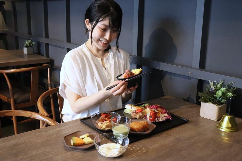 スタッフが実食