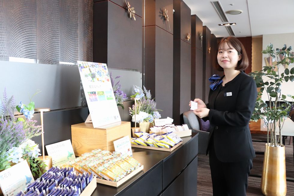 クラブラウンジでスタッフさんの笑顔に触れる