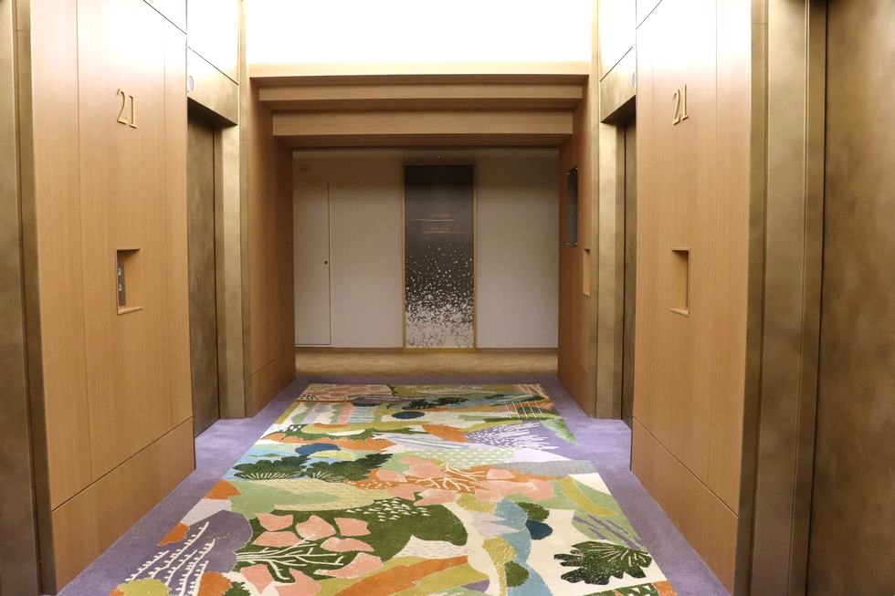 プラザフロアのエレベーターホール