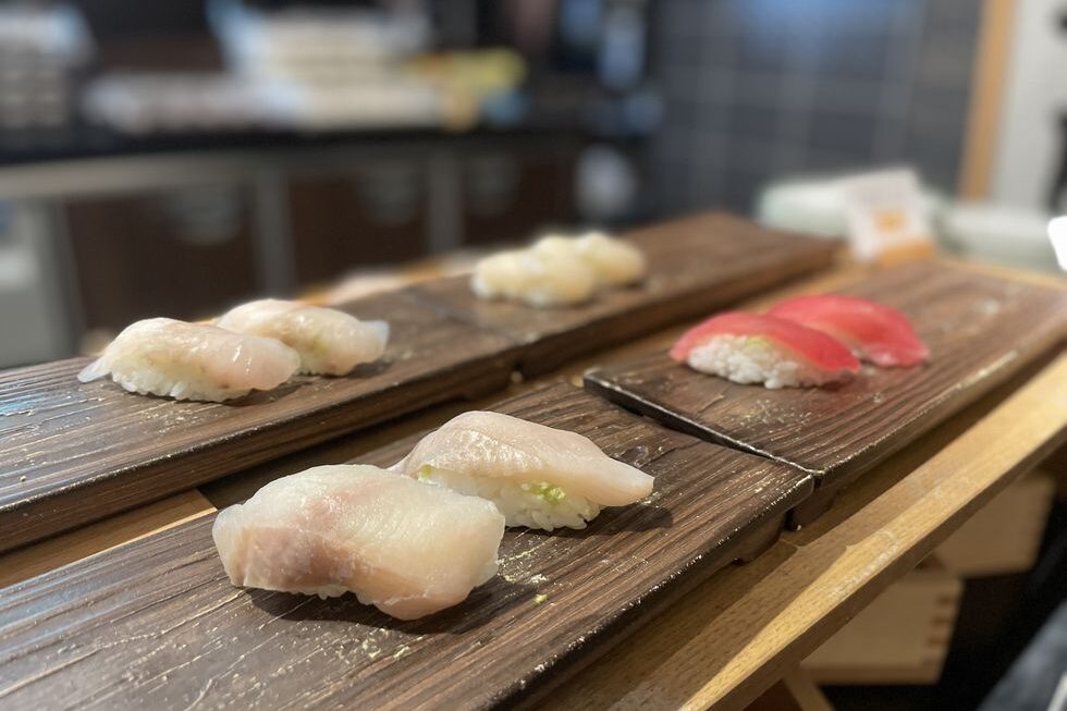 朝食ブッフェの寿司