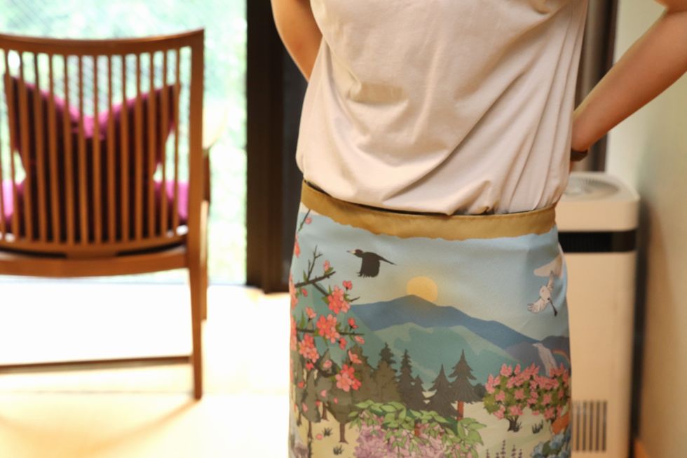 オリジナル風呂敷はエプロン代わりにもなる