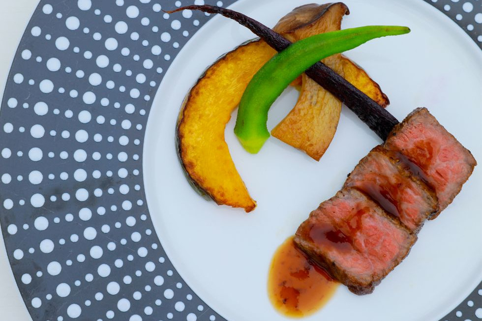 創作ディナーのビアンド（肉料理）