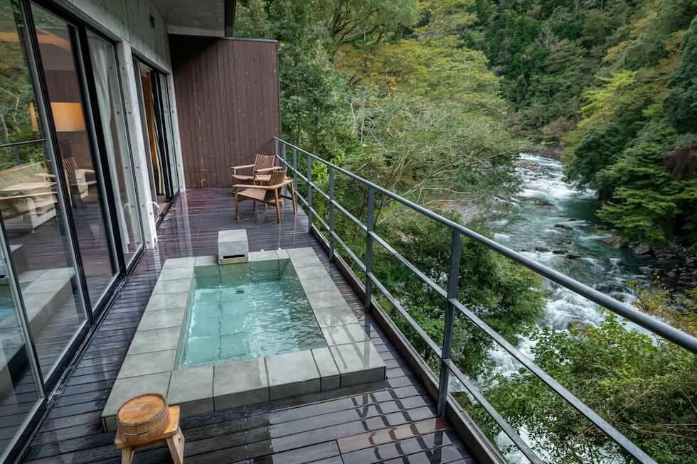 リバーウィングスイートの露天風呂