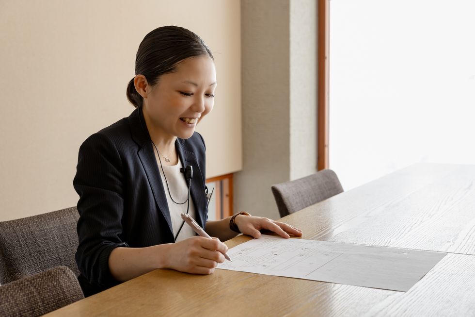 景観マップを手書きする松山支配人