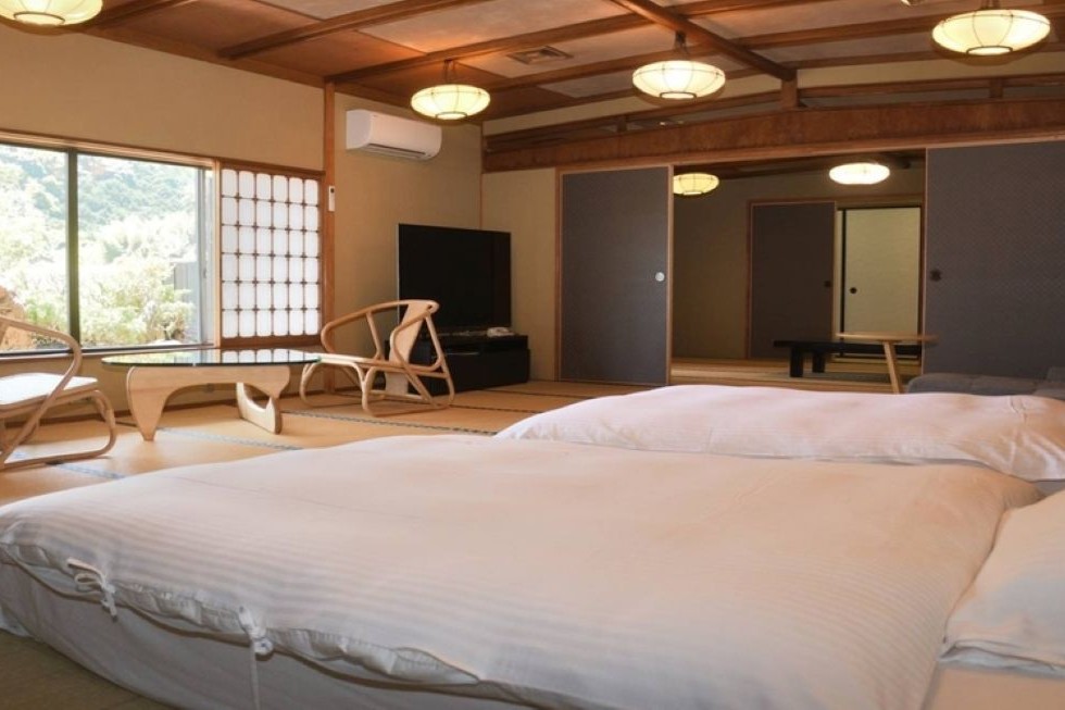 若松_箱根湯河原_広重寝室
