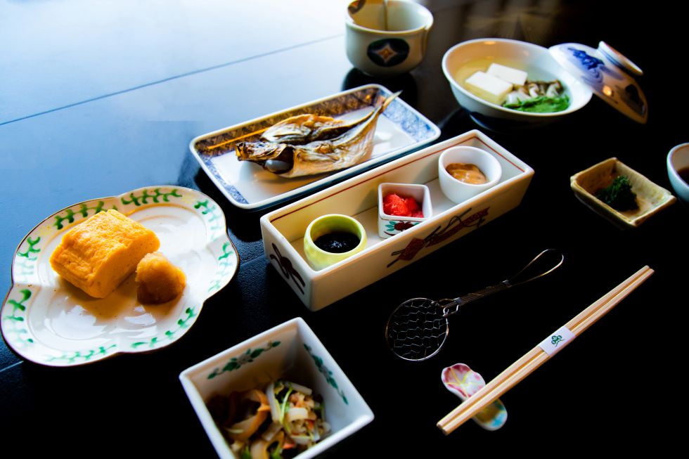 やさしい味わいの和食が並ぶ朝食