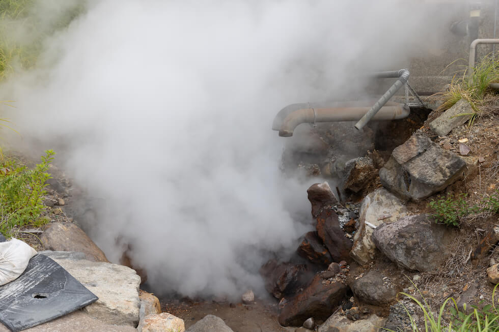 蒸気造成温泉から湧く蒸気