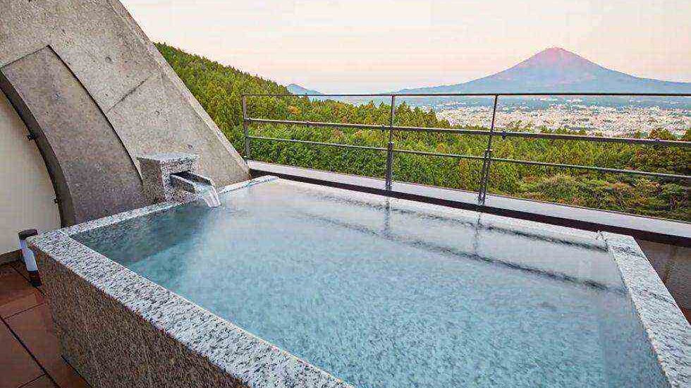 レンブラントプレミアム富士御殿場_露天風呂