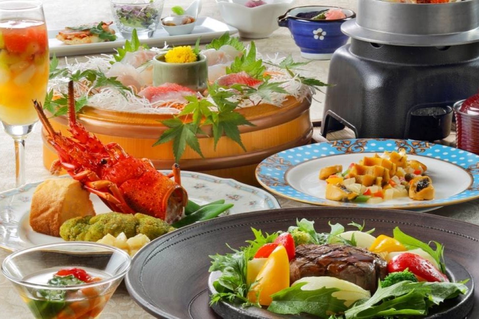 食事は、伊豆の幸と欧州料理の絶妙な組み合わせ