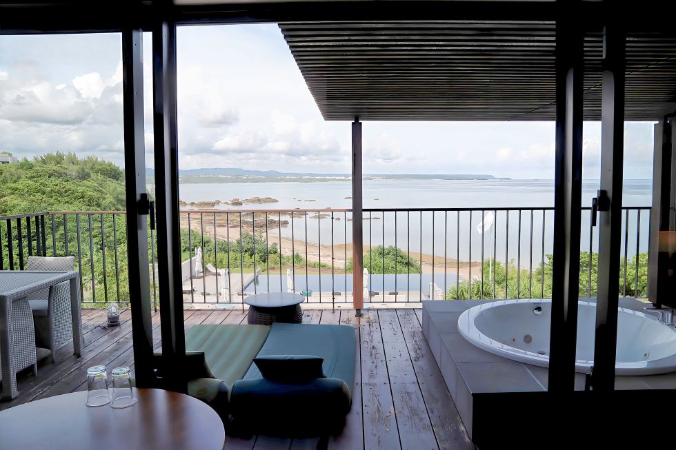 エグゼクティブツインのテラスと海