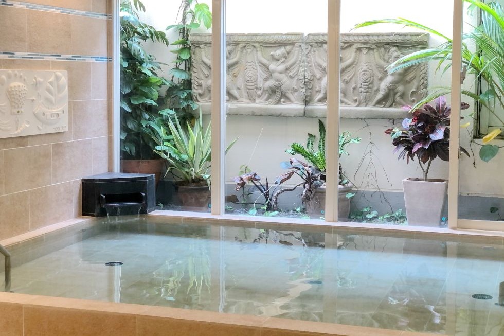 国際通りの好立地で、屋外プールと大浴場で癒される滞在