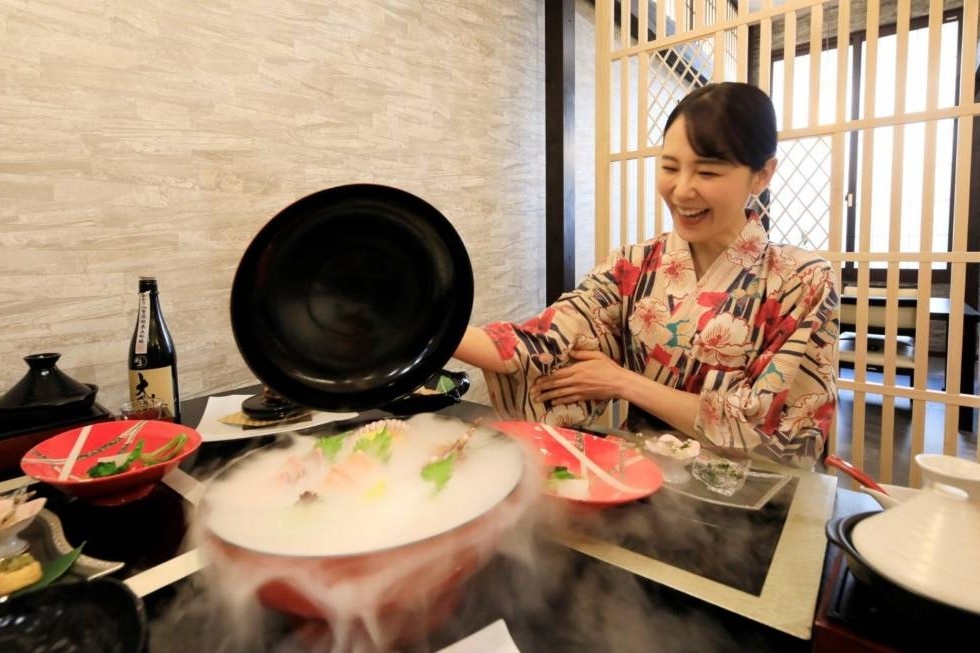 おとぎ亭光風_玉手箱蓋を開ける