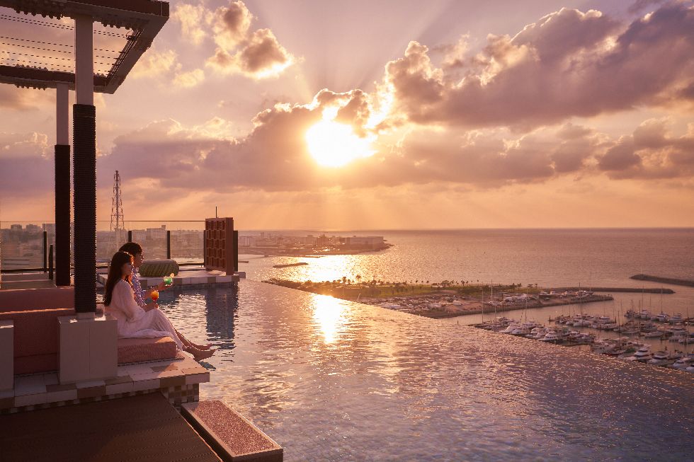 14Fインフィニティプールの夕景