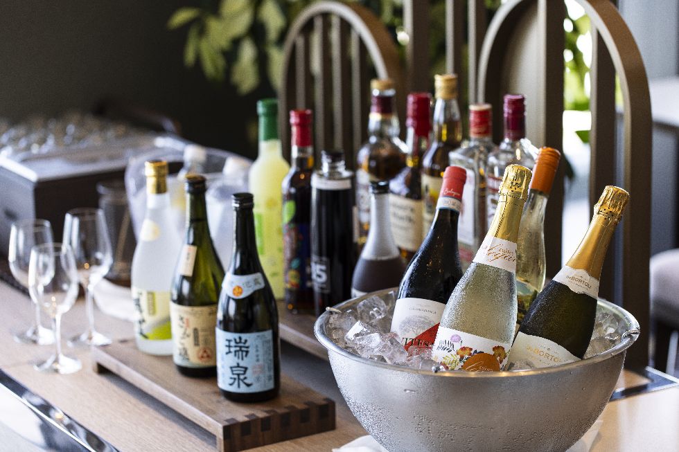 クラブラウンジ〈UMIKAJI〉のドリンクコーナー