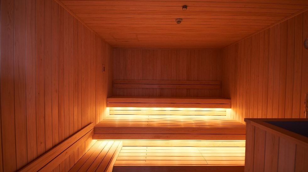 スパエリアの高温ドライサウナ