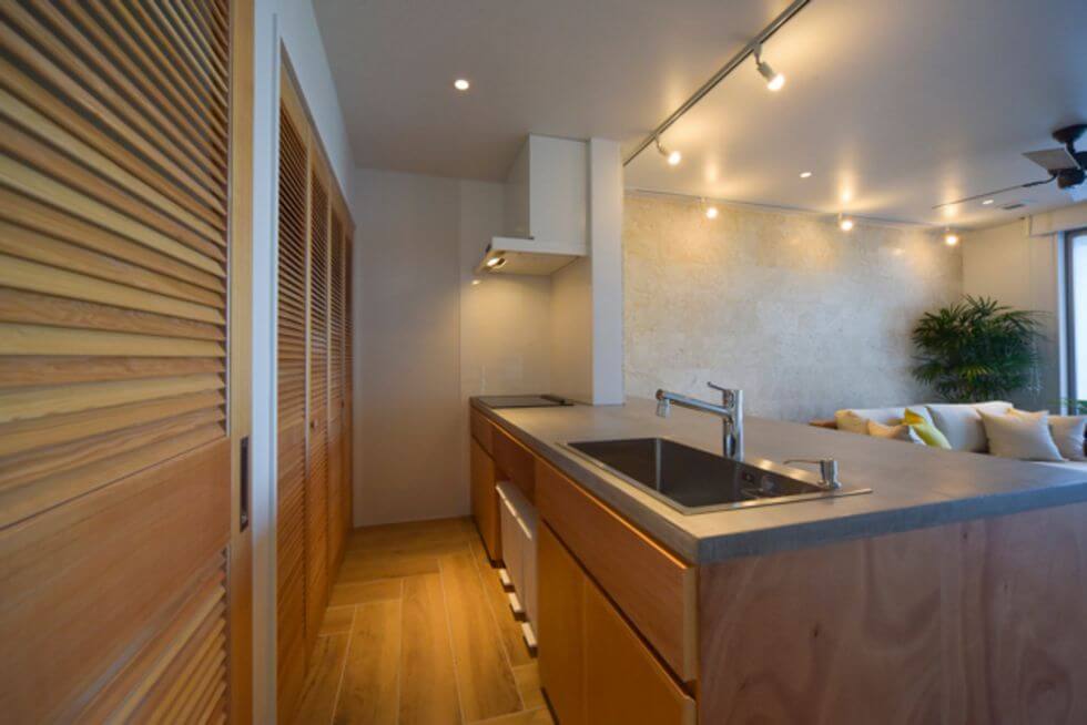 調理器具がそろった快適なキッチン