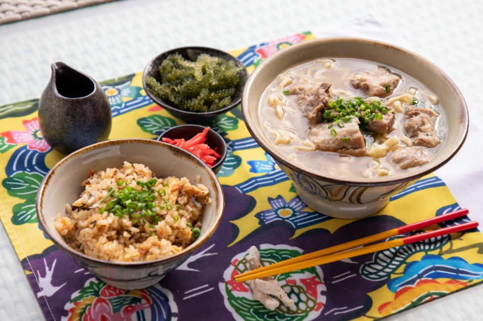 ソーキ入り沖縄そばセット