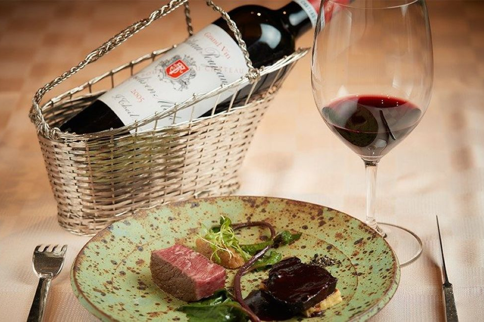 ソムリエのペアリングサービス