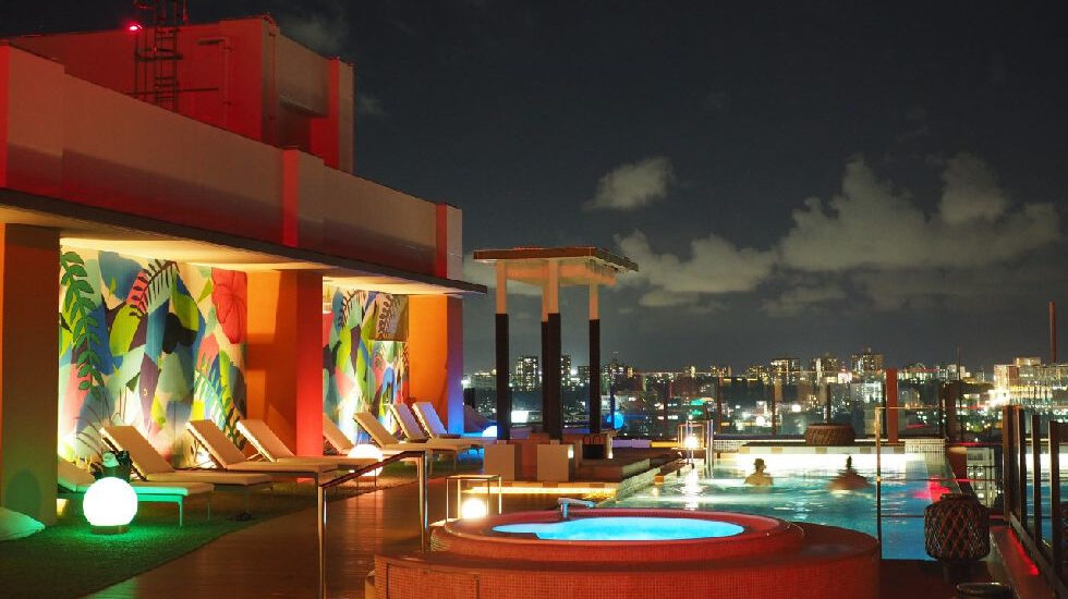 14F インフィニティプールの夜景