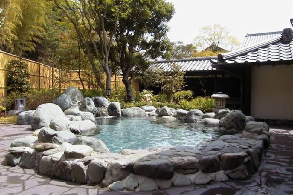 季節の移ろいを感じられる露天風呂