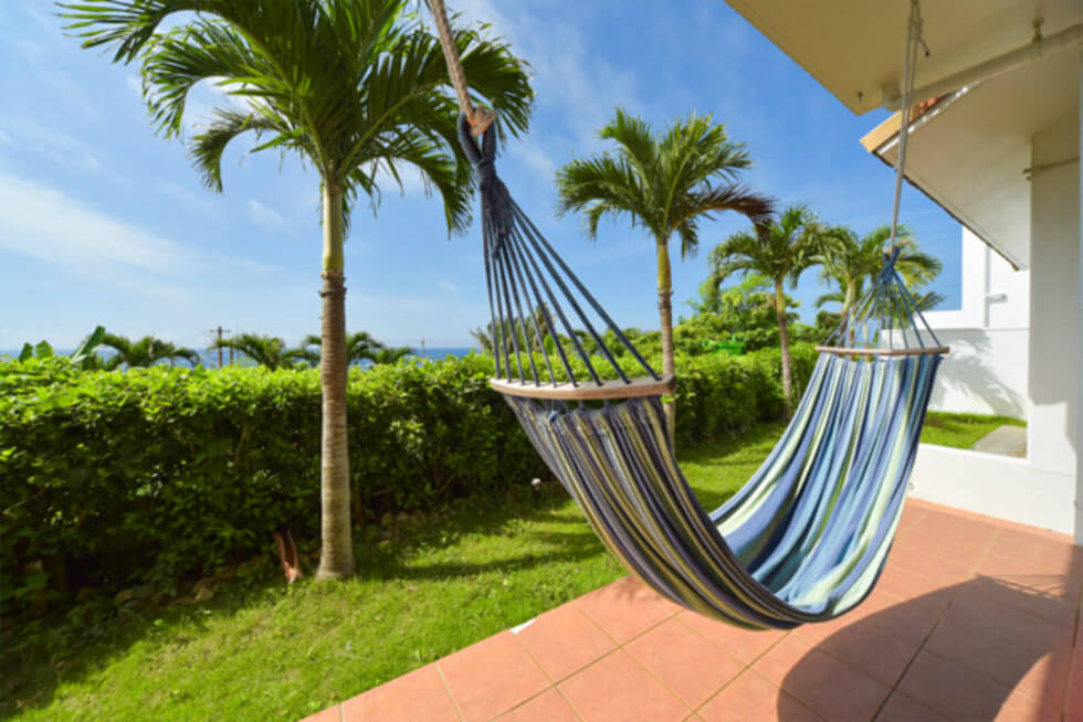 南国感あふれるテラスでリラックス