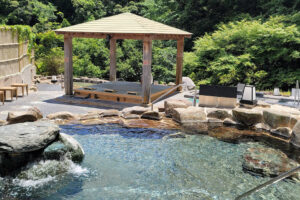 「外の湯」の露天風呂