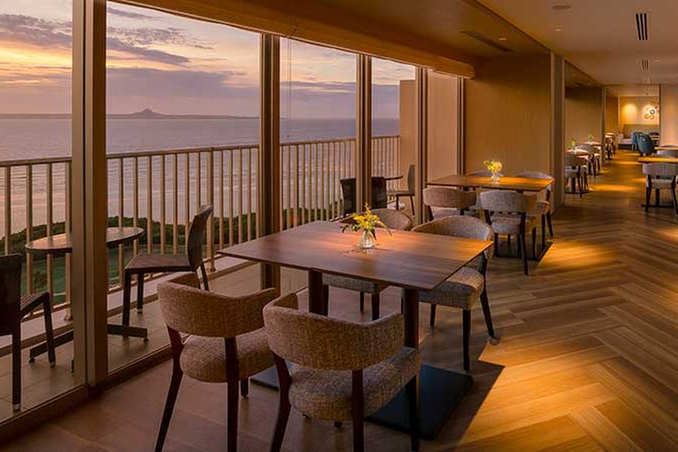 エグゼクティブラウンジ夕方