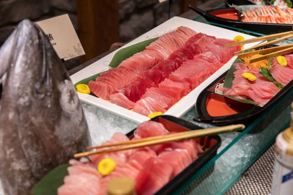 夕食ビュッフェ一例まぐろ