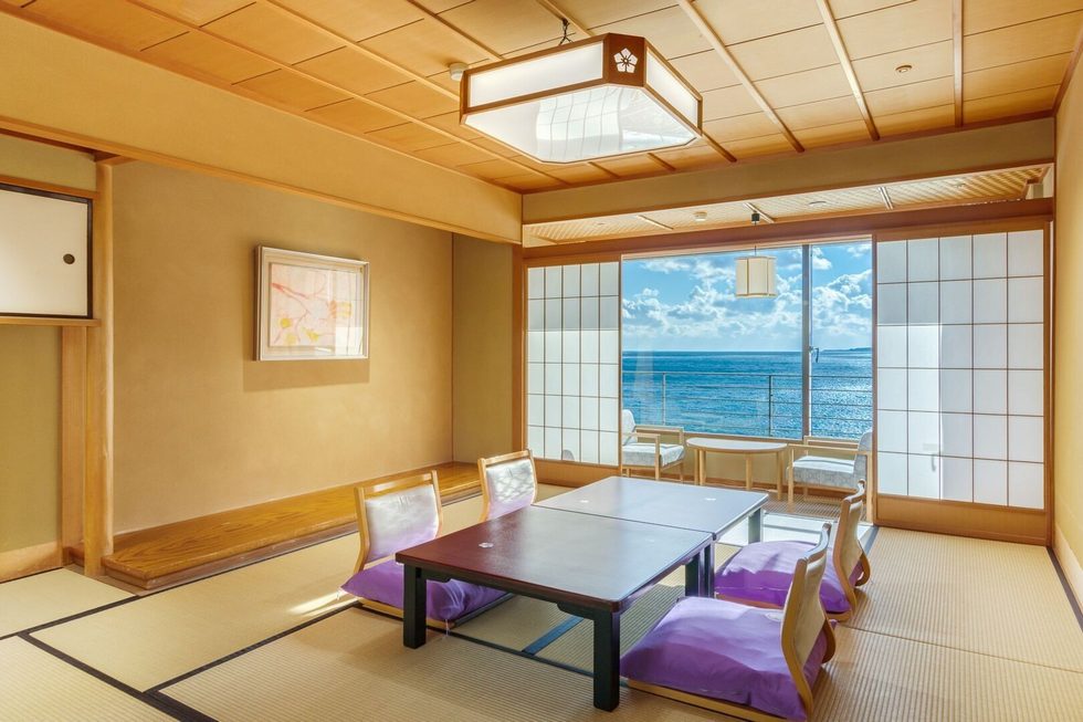 美しい相模灘を望む客室「スタンダード和室(海側)」