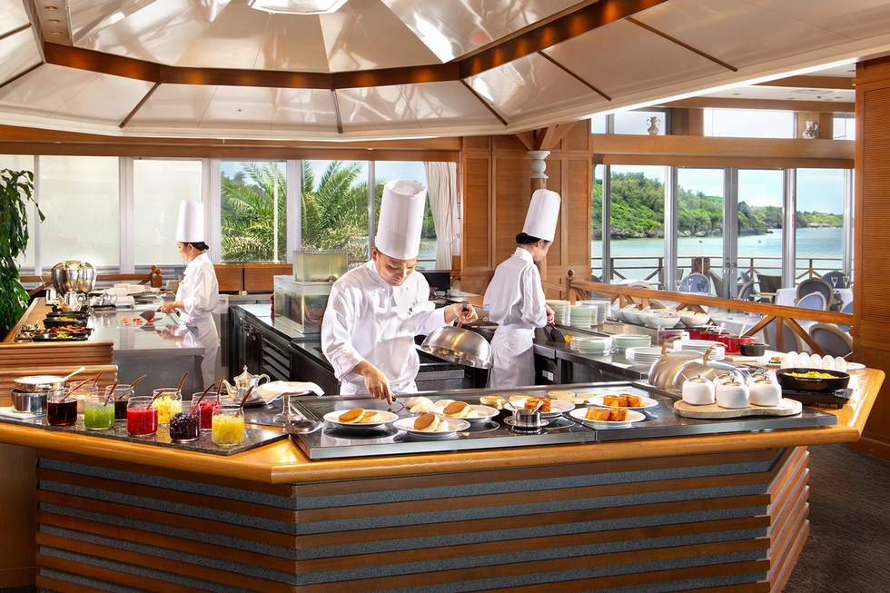 「フォーシーズン」Teppanブレックファースト」(選べる朝食一例)