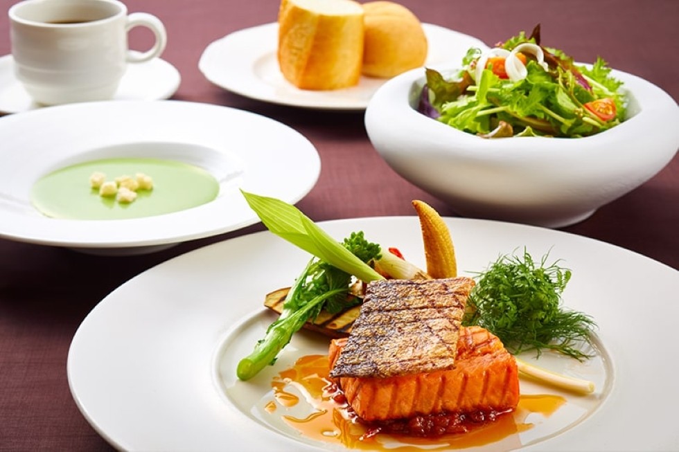 ランチメニューグリルサーモンのポワレ ~プロヴァンス風~