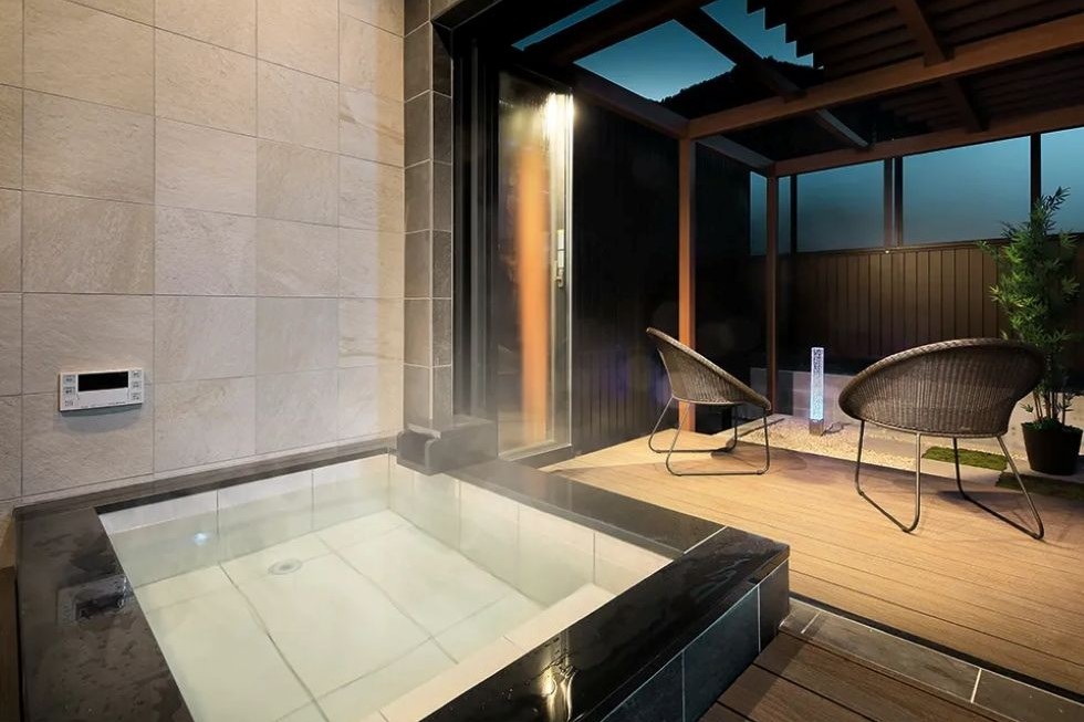 おとぎ亭光風_高雅_お風呂とテラス