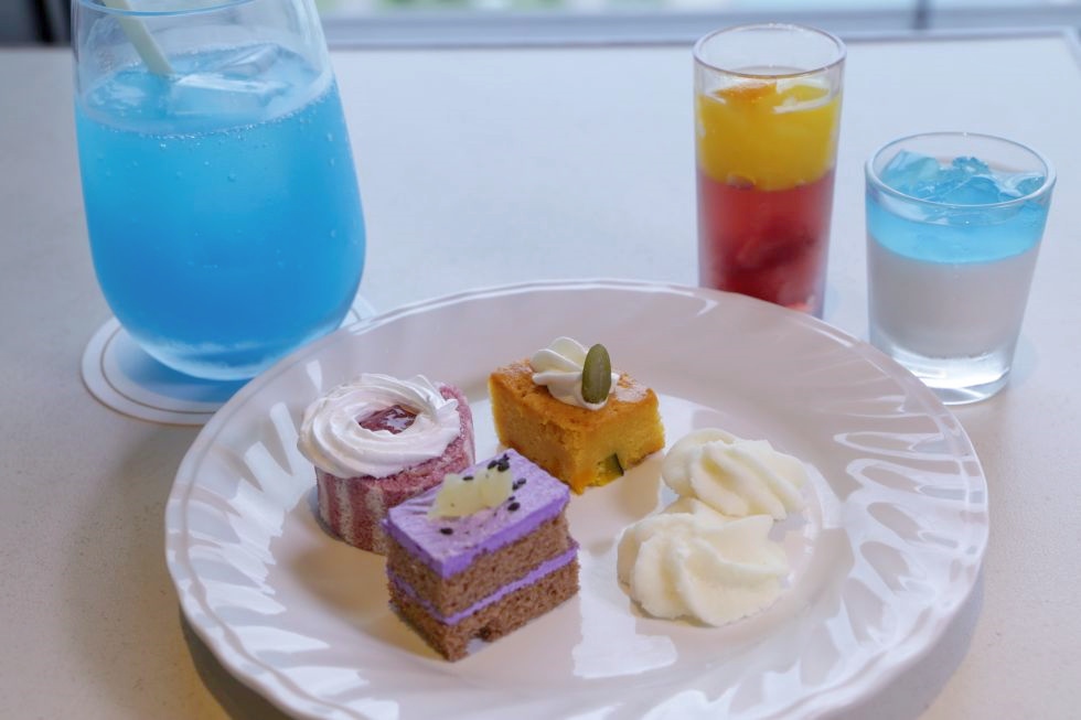 ティータイムに並ぶのは彩り豊かなプチスイーツ