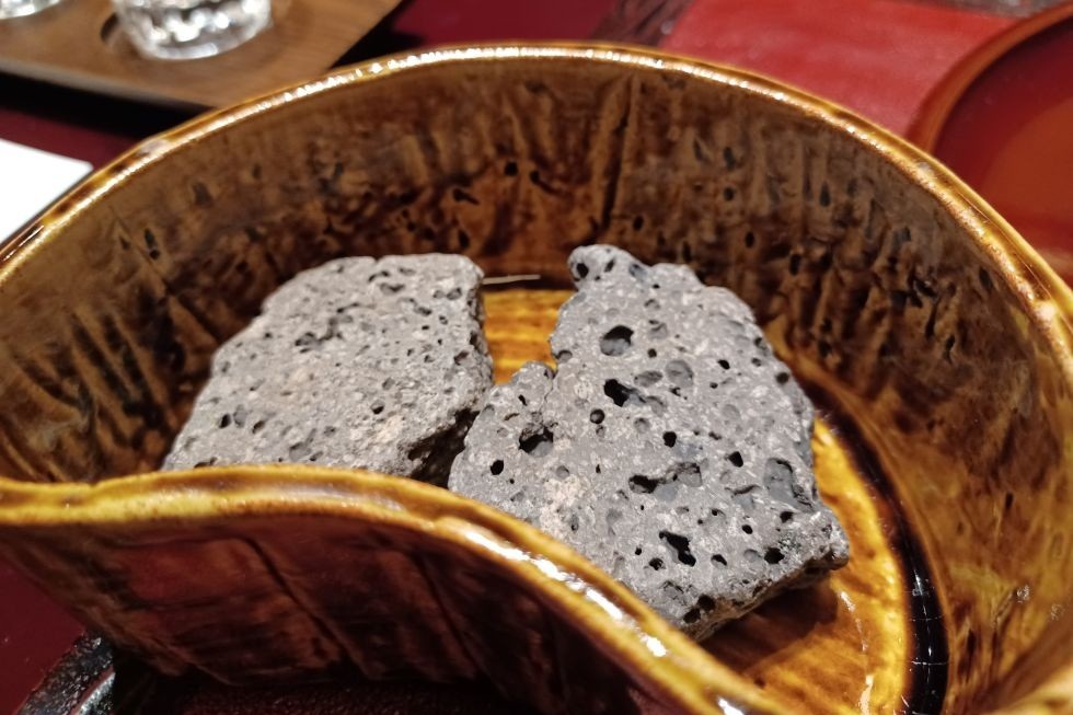 赤沢迎賓館_保温の石