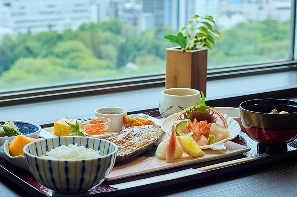 ホテル最上階でゆったり楽しむ和食御膳