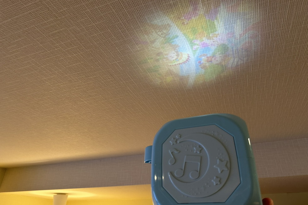 天井に星座を照らせるおやすみシアター