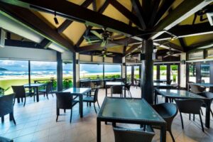 潮風のラウンジ内観