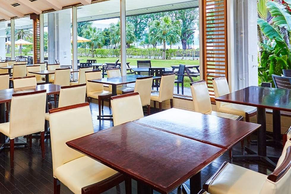 「サーフサイド・カフェ」の内観