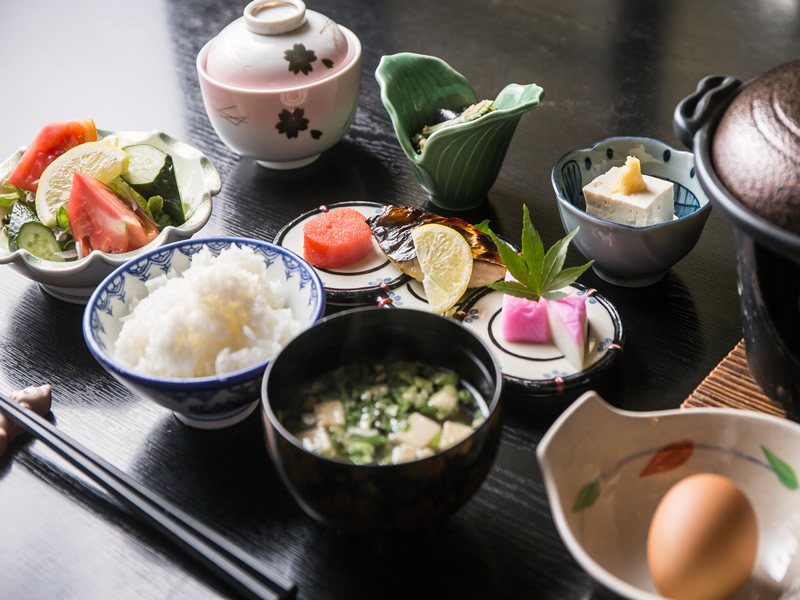 朝から壱岐食材をたっぷり使用した健康的な朝食