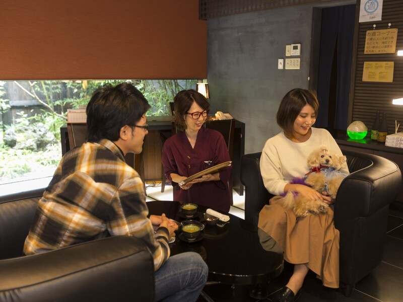 オールインクルーシブの宿で、ペットと一緒に贅沢な旅行を