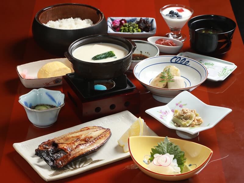 手の込んだ味わい深い朝食