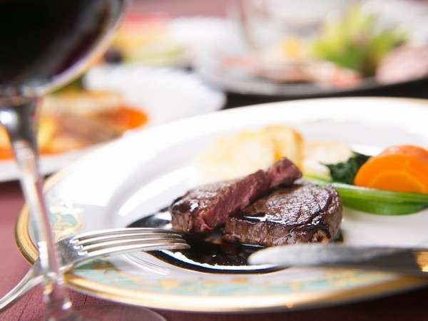精肉店の直営ホテルならではの和洋折衷フルコース
