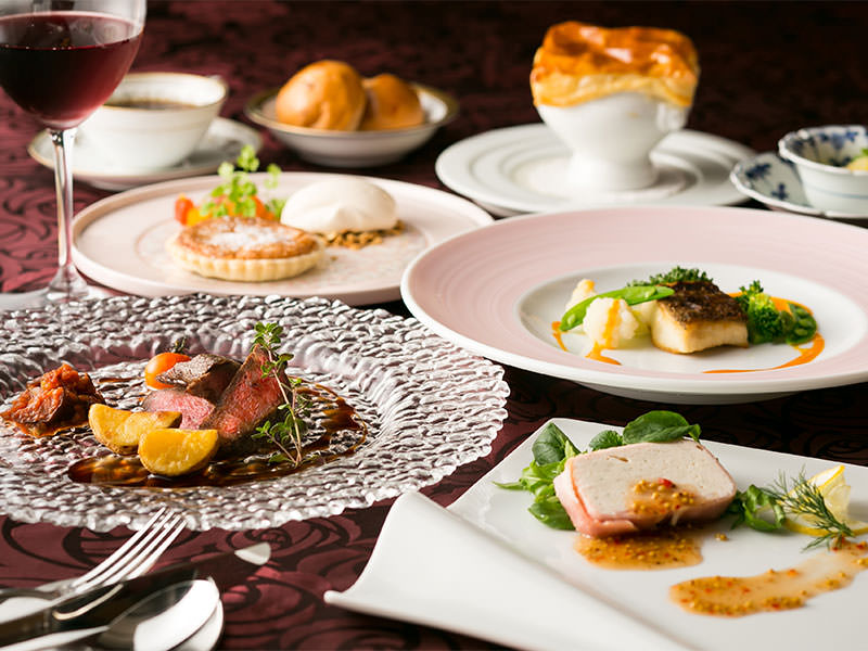 和洋どちらも楽しめる贅沢ディナーに舌鼓