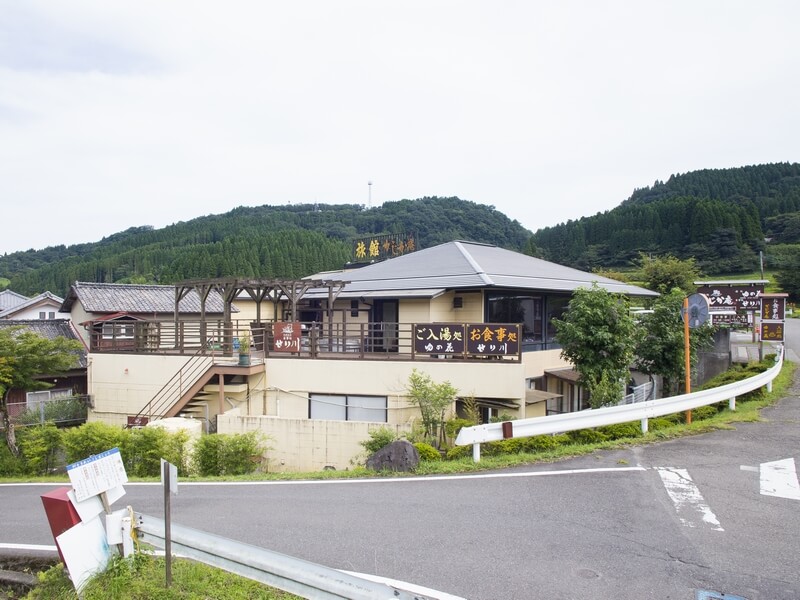自然に包まれながら上質な湯を堪能できる温泉宿